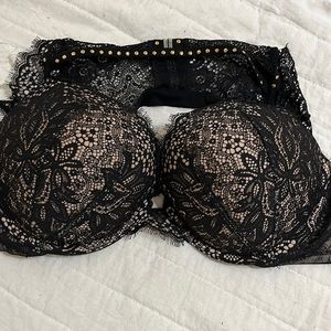Victoria Secrets Very Sexy Lacy Push-Up Bra 36DD
